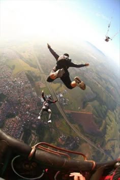 Salto de Paraquedas Juntos